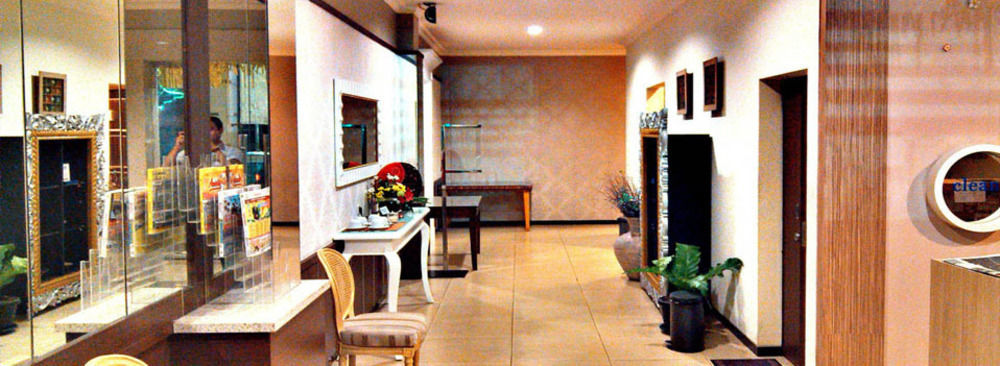 Hotel C3 Semarang Exterior photo