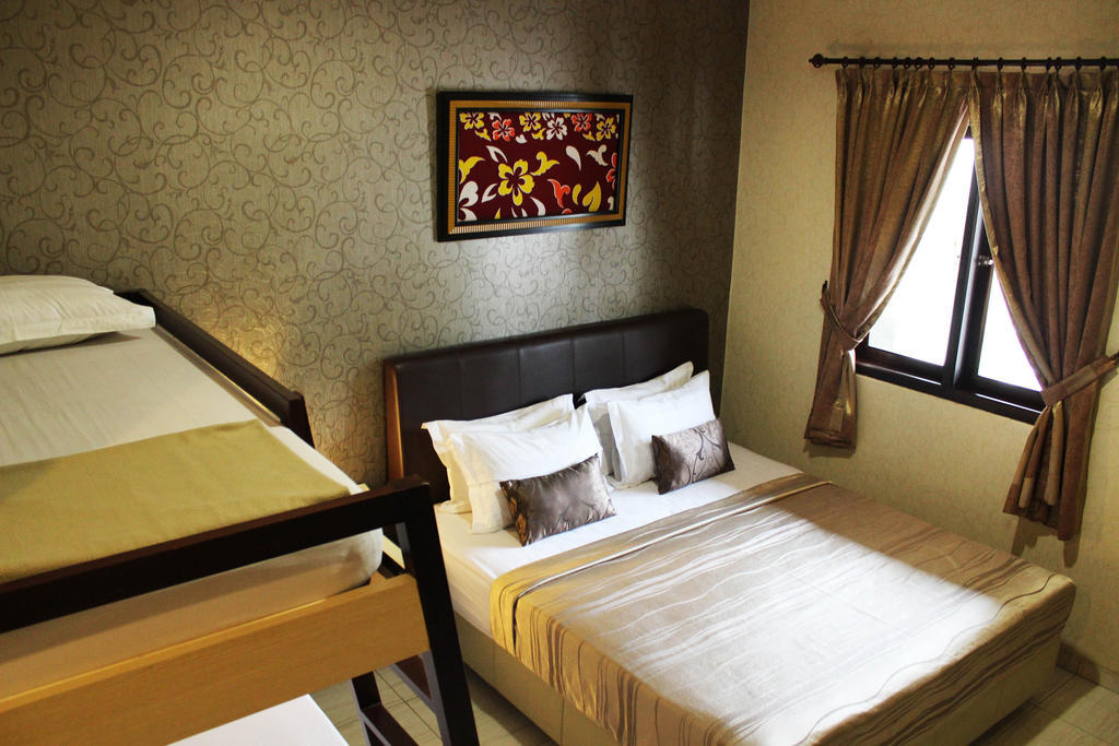 Hotel C3 Semarang Room photo