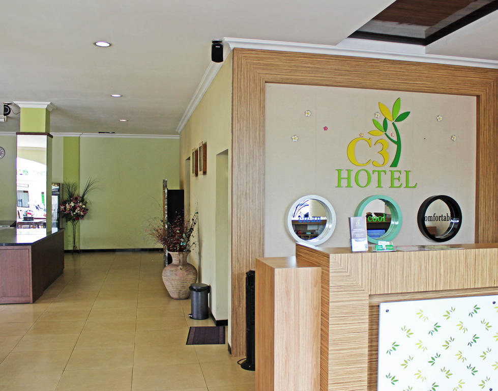 Hotel C3 Semarang Exterior photo